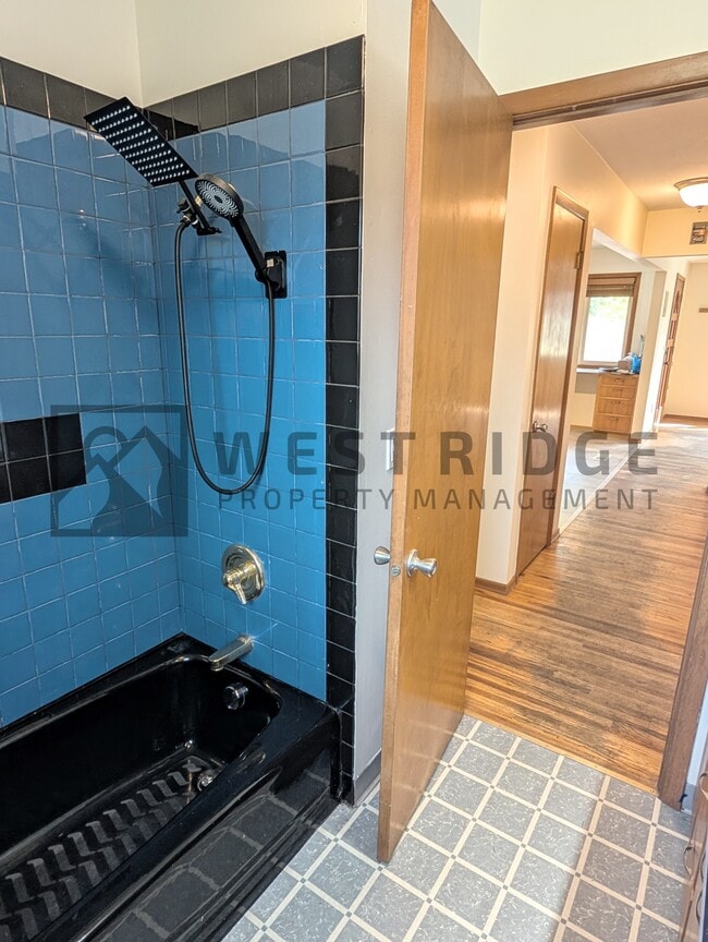 Building Photo - 9626 N Seneca St