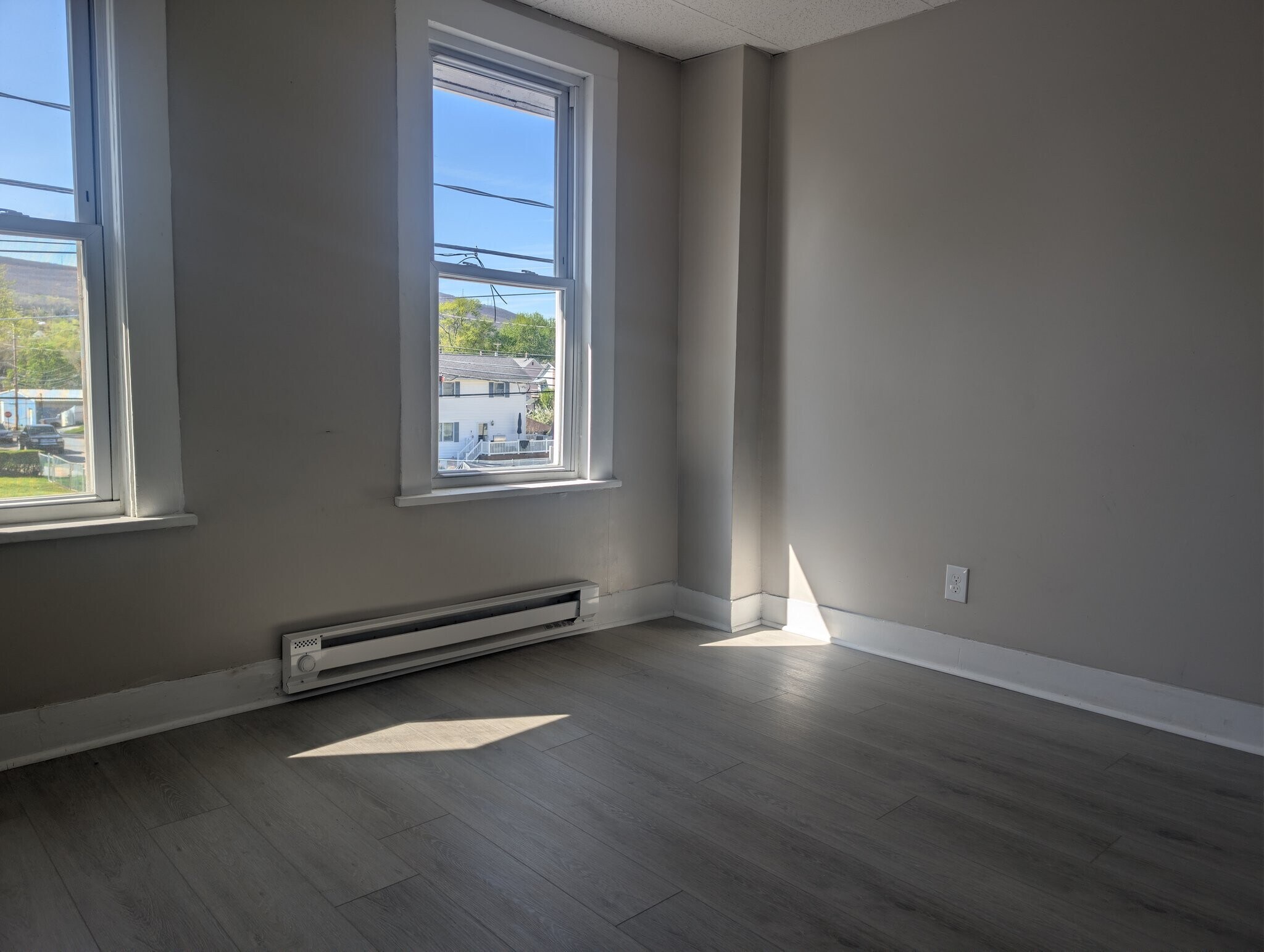 Building Photo - 500 Marion St