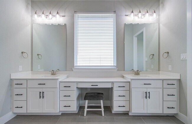 Building Photo - 15606 Pacific Loon Ct
