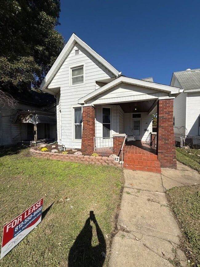 Primary Photo - 27 W Delaware St