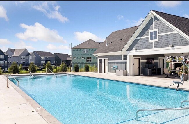 Building Photo - Beautiful 5 Bedroom 5 Bath in Woodbury