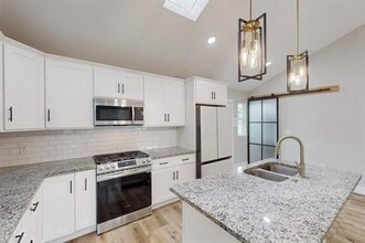 Building Photo - 1518 Abbott Dr