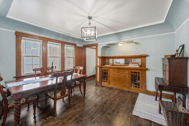 Building Photo - 1319 N 55th St