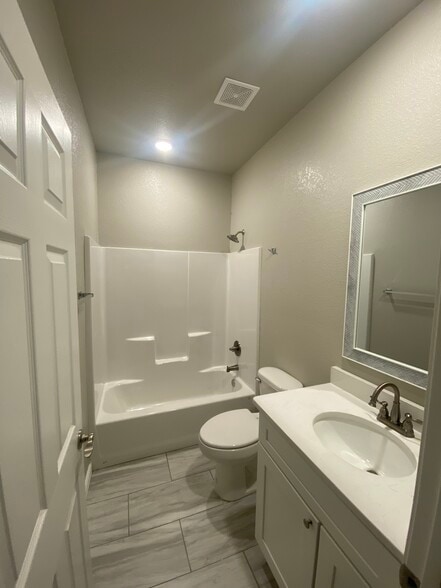 Building Photo - 1308 Sonora Rd