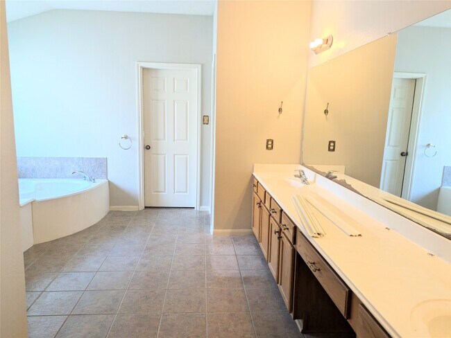 Building Photo - 2716 Park Falls Dr