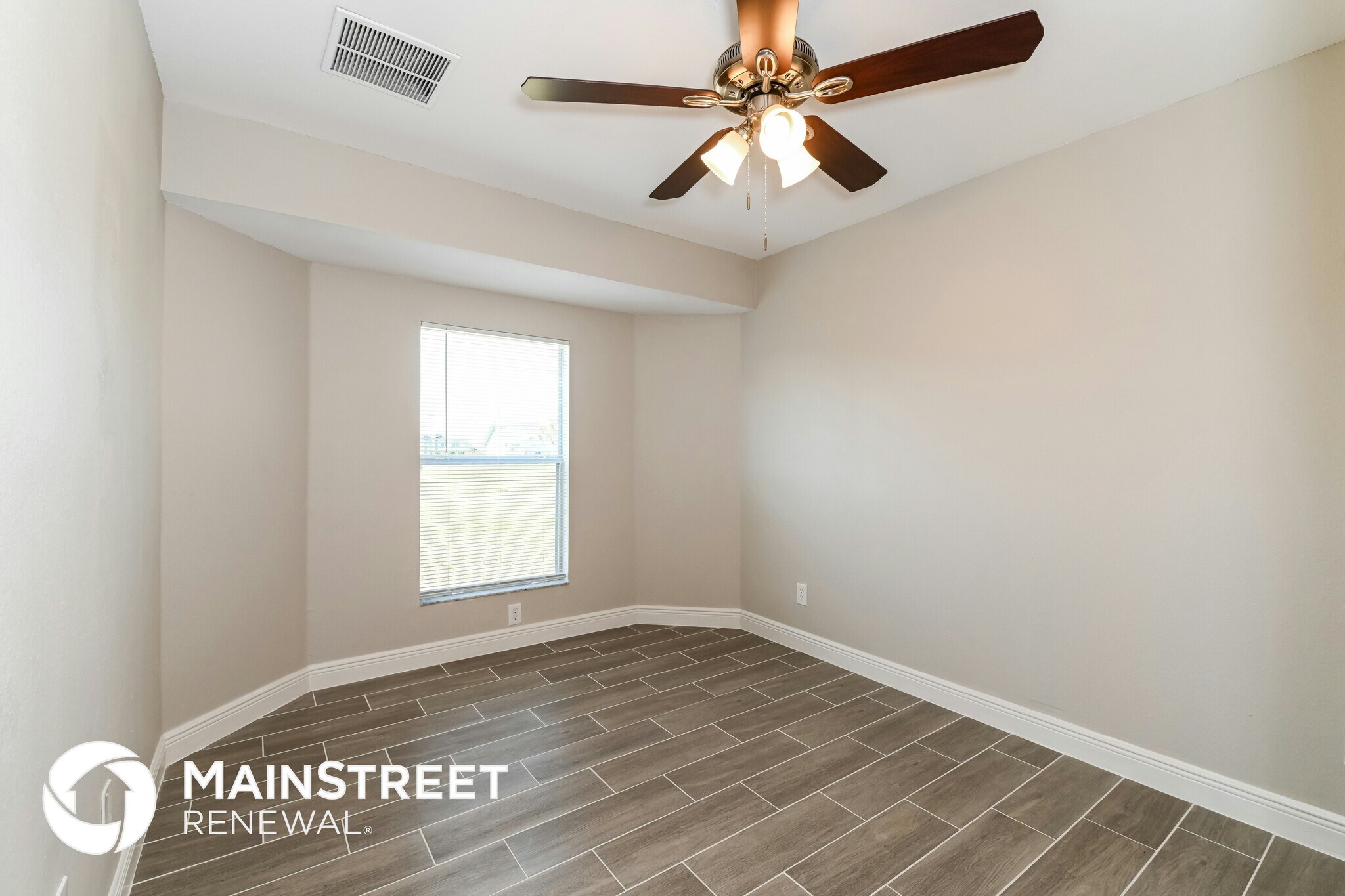 Building Photo - 1002 SW 4th Ave