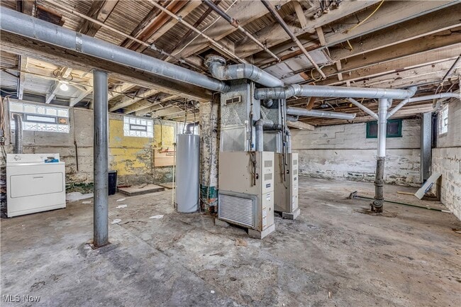 Building Photo - 11601 Headley Ave