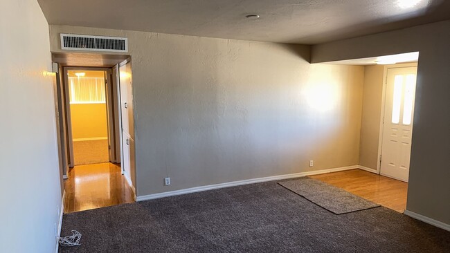 Building Photo - MOVE-IN SPECIAL $500 OFF FIRST MONTHS RENT!