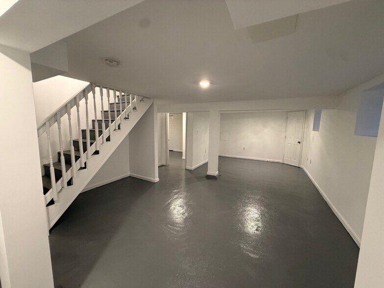 Building Photo - 5116 Gwynn Oak Ave