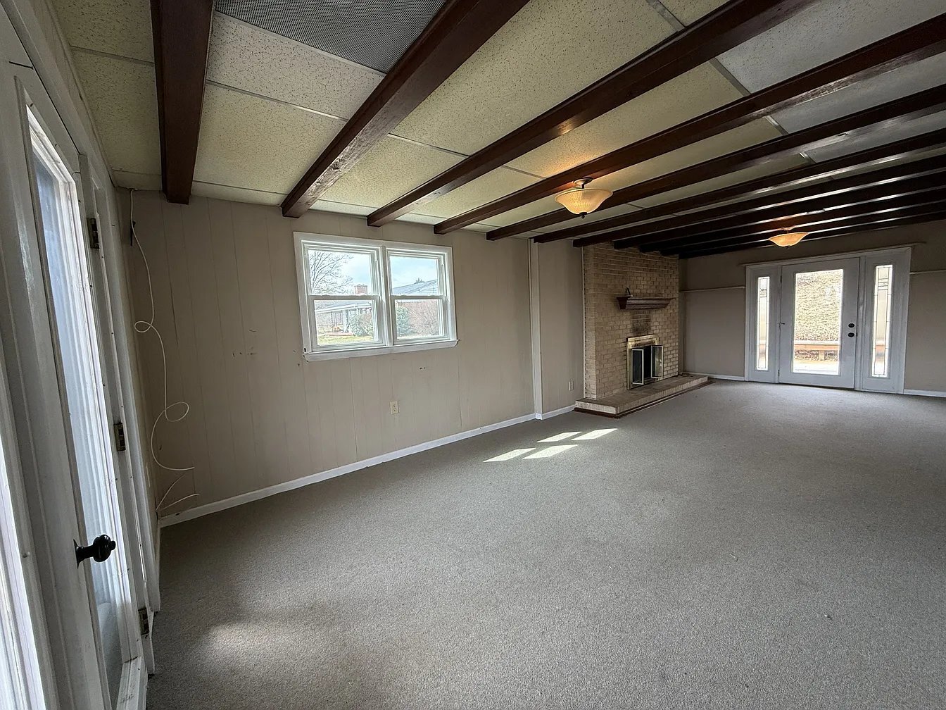 Building Photo - 3900 S Main St