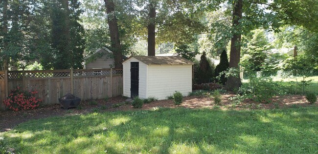 Building Photo - 6707 Wessex Ln