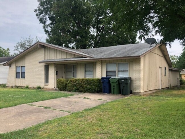 Building Photo - 510 Sunset Dr