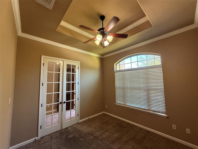 Building Photo - 2404 Sweetwater Ln