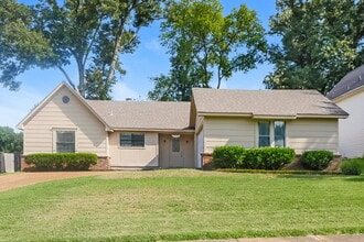 Building Photo - 5642 Crievewood Dr