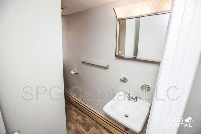 Building Photo - 14 Baltimore St