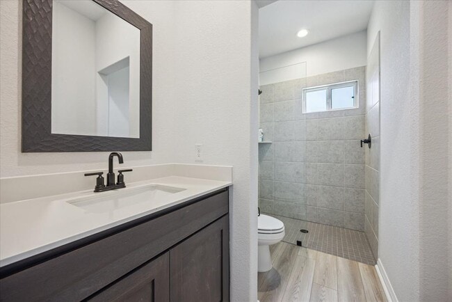 Building Photo - 21001 Newhaven Cove