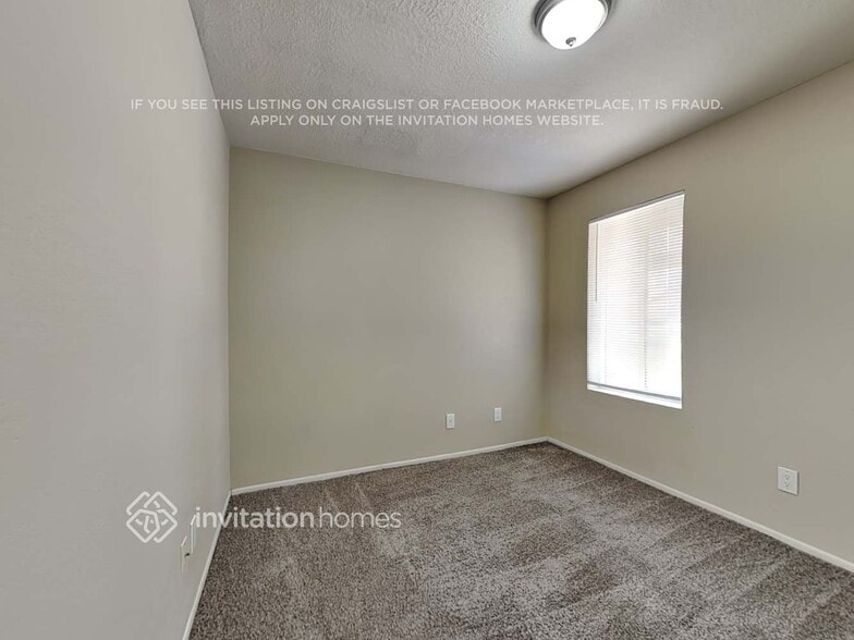 Building Photo - 5634 W Altadena Ave