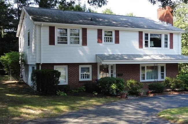 Building Photo - 2 Lantern Ln