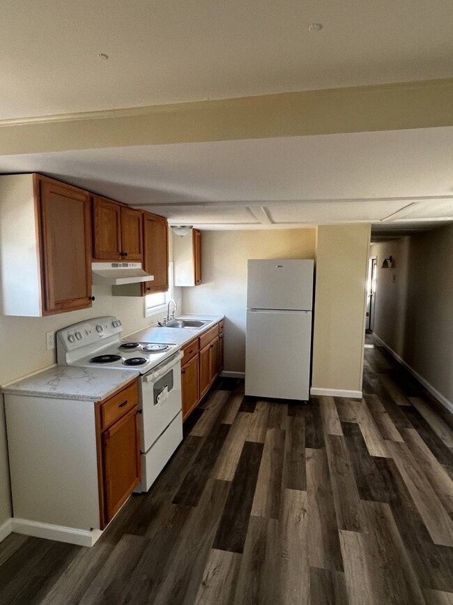 Building Photo - 303 Becky Ln