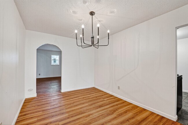 Building Photo - 7426 Miley St