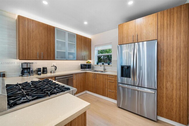 Building Photo - 696 NE 67th St