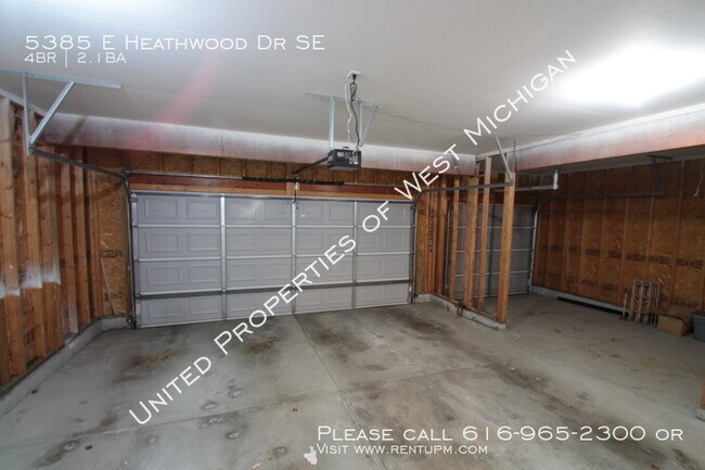 Building Photo - 5385 E Heathwood Dr SE