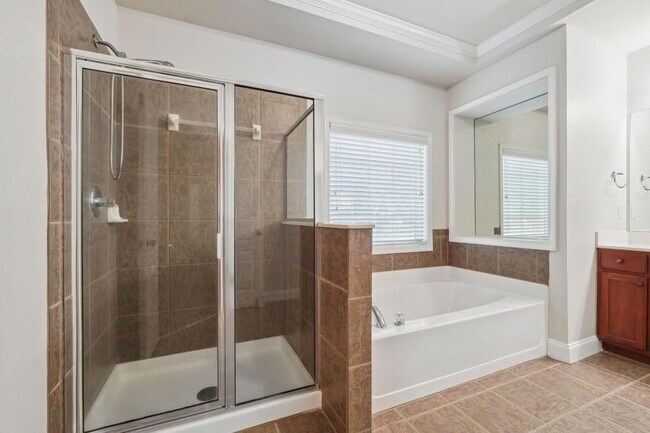 Building Photo - 3808 Fairhill Point