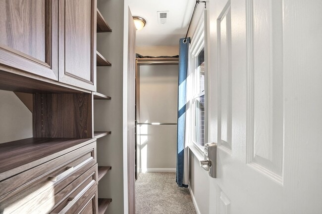 Building Photo - JUST REDUCED- BEAUTIFUL AND SPACIOUS HOME IN DESIRABLE APEX