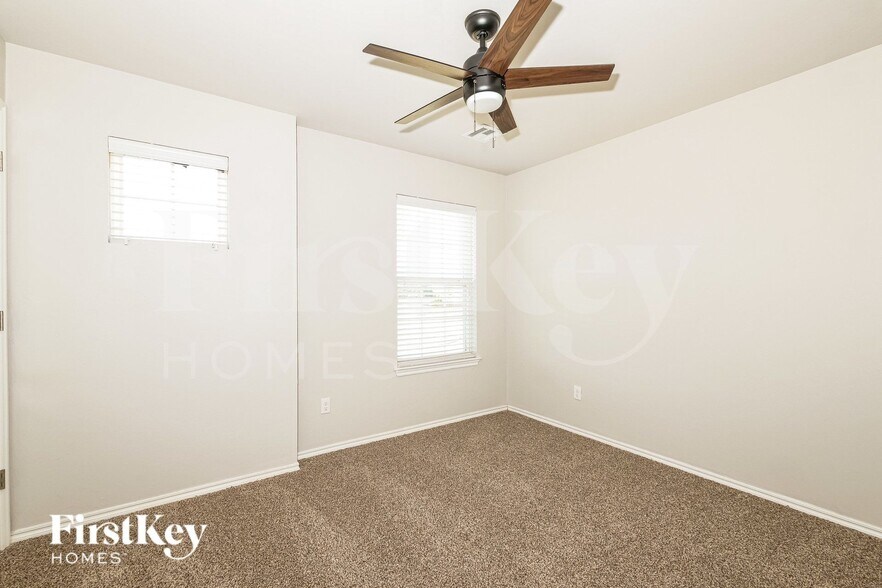 Building Photo - 1912 Dena Dr