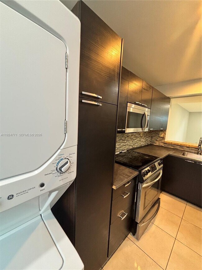 Building Photo - 600 NW 107th Ave