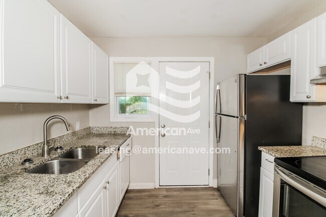 Building Photo - 2813 Dubard St