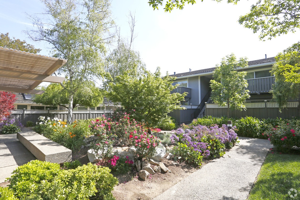 Village Green Apartments Cupertino