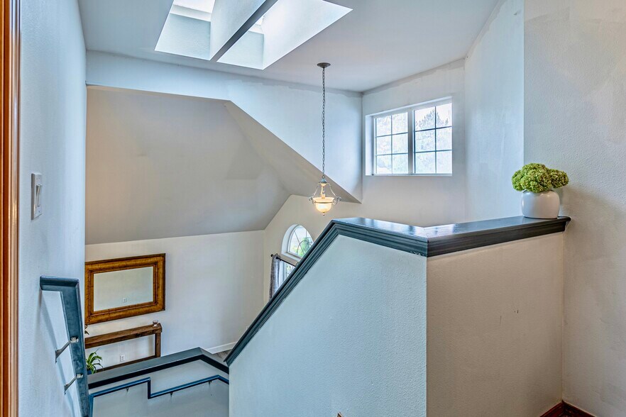 Building Photo - 4601 Nassau Ave NE