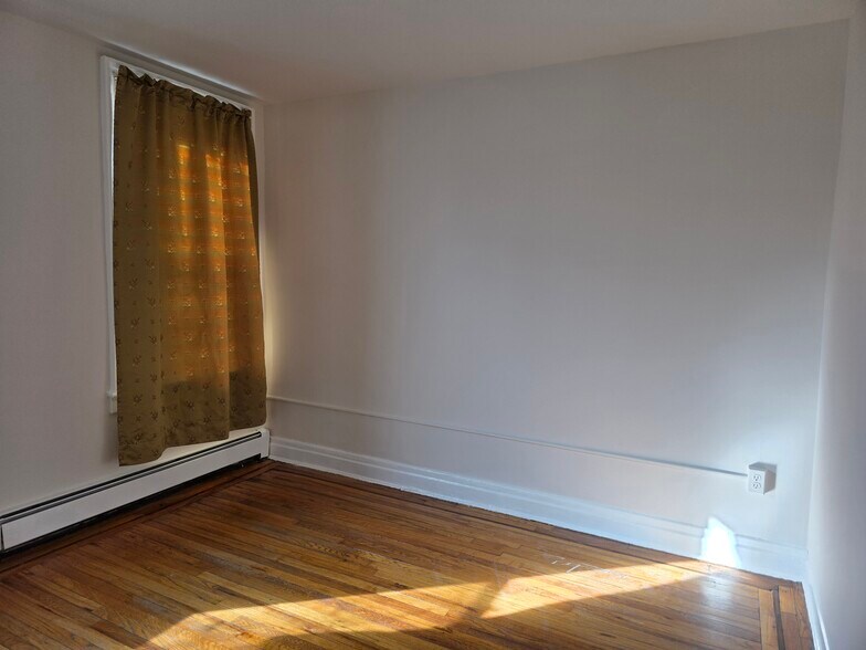 Bedroom - 144 Old Bergen Rd