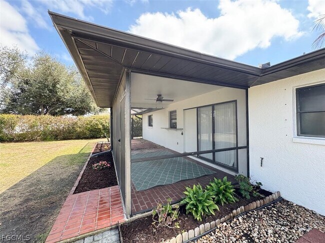 Building Photo - 2013 NE 4th Ter