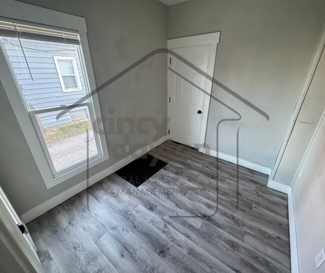 Building Photo - 314 Charles St