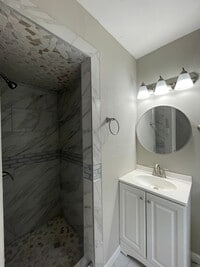 Building Photo - 2721 Ash Park Dr