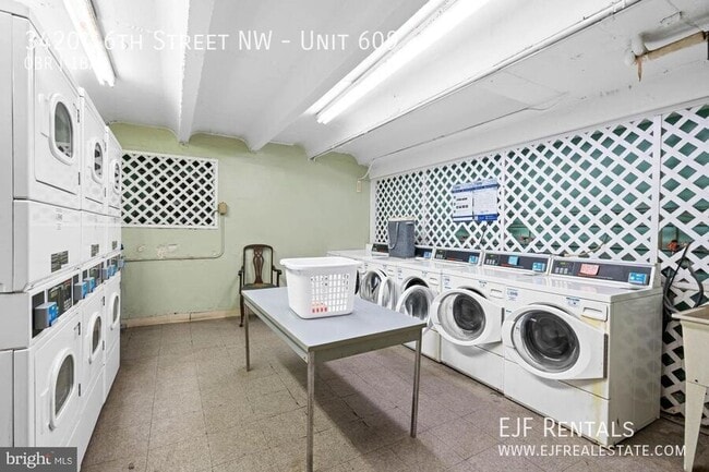 Building Photo - 3420 16th St NW