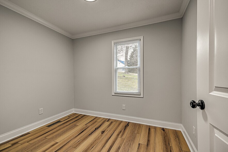 Building Photo - 1104 Old Boones Creek Rd