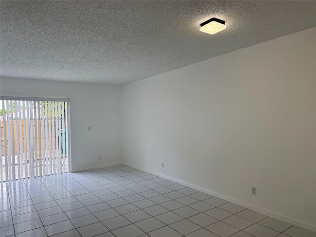 Building Photo - 17432 SW 140th Ct