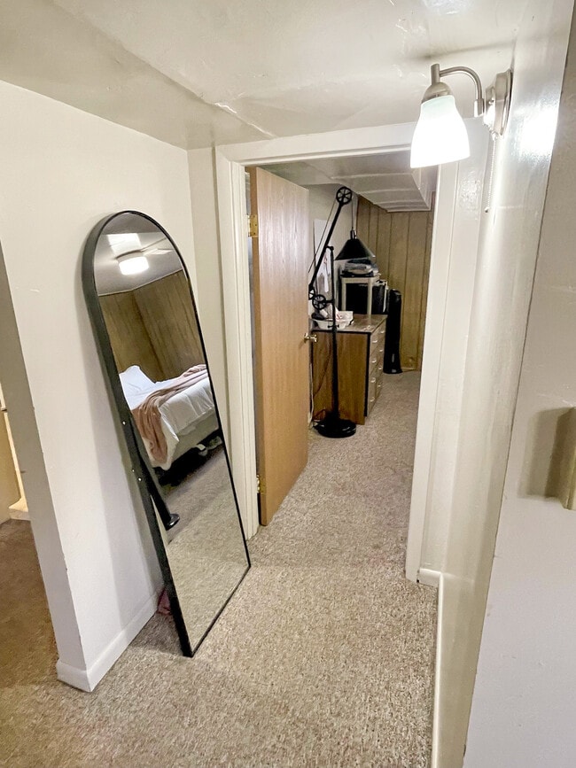 Building Photo - 825 E 820 N