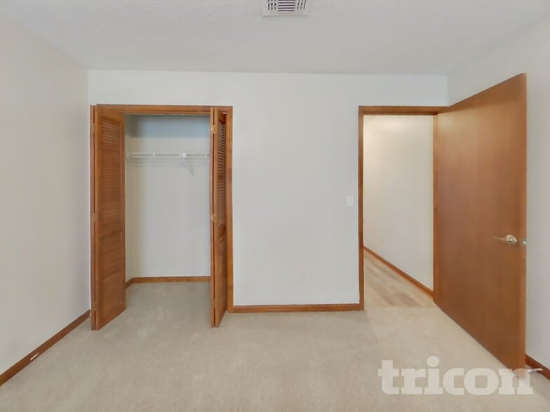 Building Photo - 4750 Deerfoot Ct
