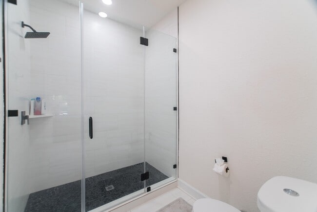 Building Photo - 3103 Hemingway Dr