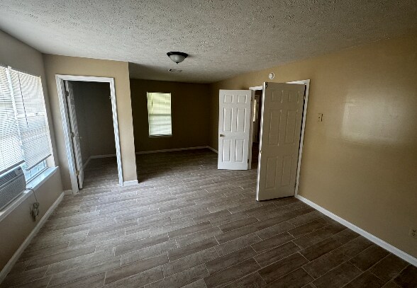 Building Photo - 940 Pebblebrook Dr