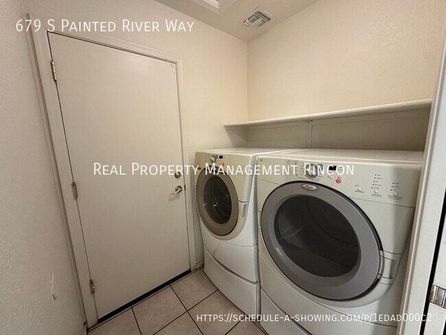 Building Photo - 679 S Painted River Way