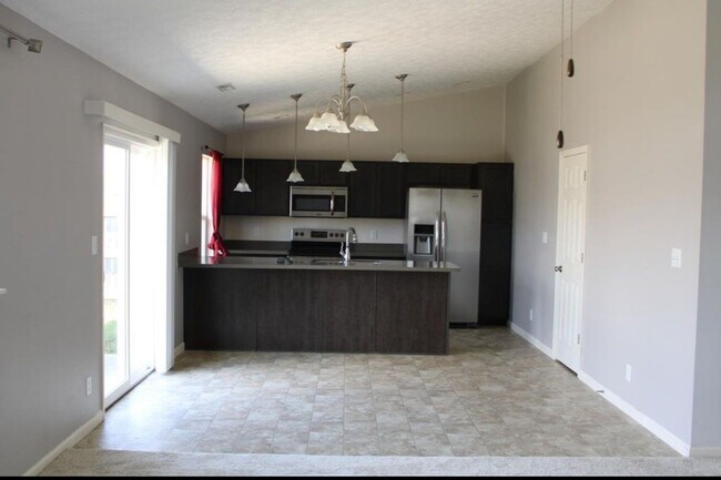 Building Photo - BRITTANY CHASE...3 Bedroom 2 Bath
