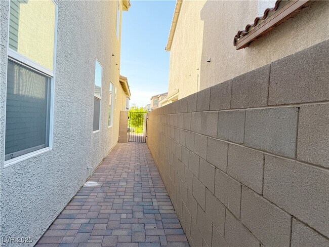 Building Photo - 9840 Berkley Brk Ct