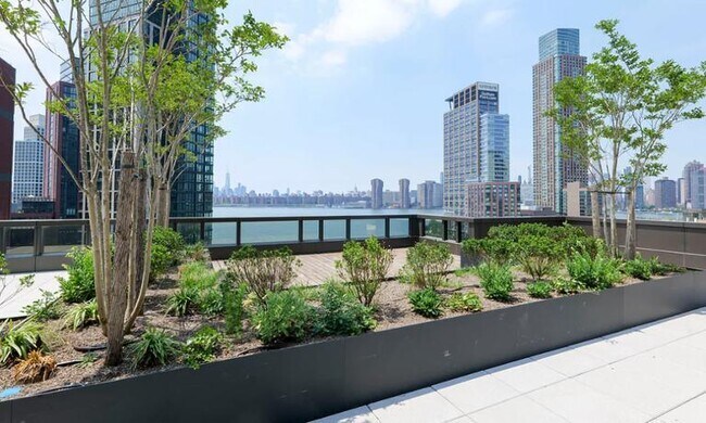 Building Photo - 1 bedroom in Brooklyn NY 11222