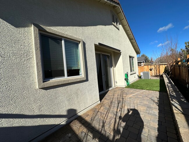 Building Photo - Beautiful single story home in Wing Field ...