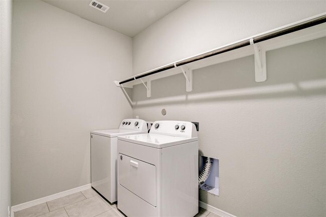 Building Photo - 25607 Northpark Spruce Dr